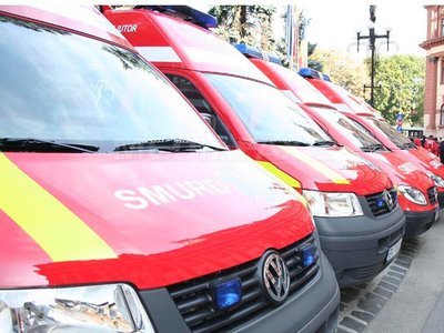 Percheziții în Capitală, printre persoanele vizate fiind polițiști, angajați SMURD și de la Ambulanță. 26 de persoane, cercetate pentru corupție. Reacția lui Raed Arafat