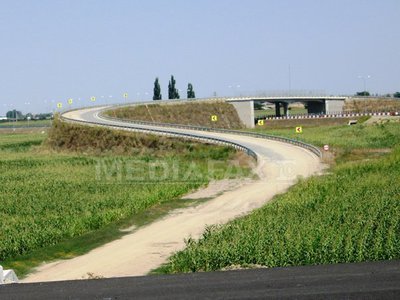 Contestațiile privind primul tronson al autostrăzii Nădlac-Arad, respinse. Contractul poate fi semnat