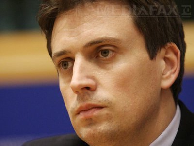 Ivan: Referendumul pe Constituție, cel mai probabil în prima parte a lui 2015. Promulgarea noaptea, gest iresponsabil