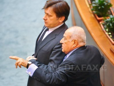 Discuție între Crin Antonescu și Dan Voiculescu la sediul USL