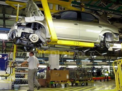 Producția industrială a crescut la zece luni cu 7,4% față de perioada similară a anului trecut