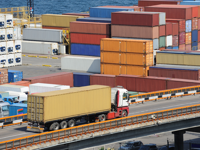 Afacerile din industrie au crescut cu 4,3% în primele zece luni