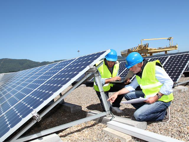 Franța și Germania ar putea concura cu China printr-un proiect comun de producție a panourilor solare