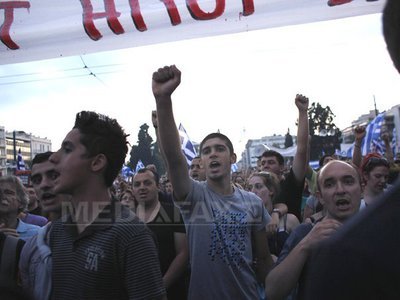 Aproape jumătate dintre greci au avut anul trecut venituri sub pragul sărăciei