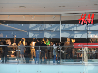 H&M a depășit pragul de 100 mil. euro după trei ani în România