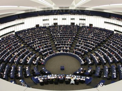 Parlamentul European se opune planului vizat de statele UE pentru un fond destinat băncilor cu probleme financiare