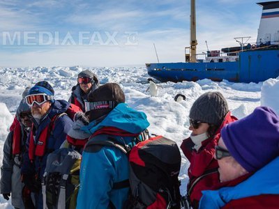 Pasagerii navei blocate în Antarctica sunt așteptați în Australia în două săptămâni
