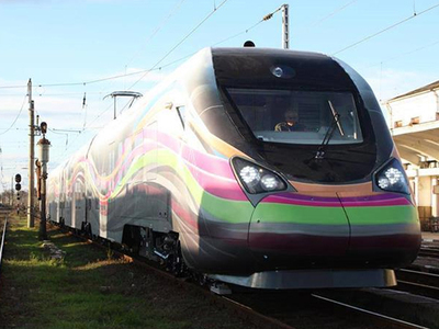 Finanțare de 4,3 milioane euro pentru producția unui tren electric. Cum arată trenul care va circula cu 200 km pe oră - FOTO