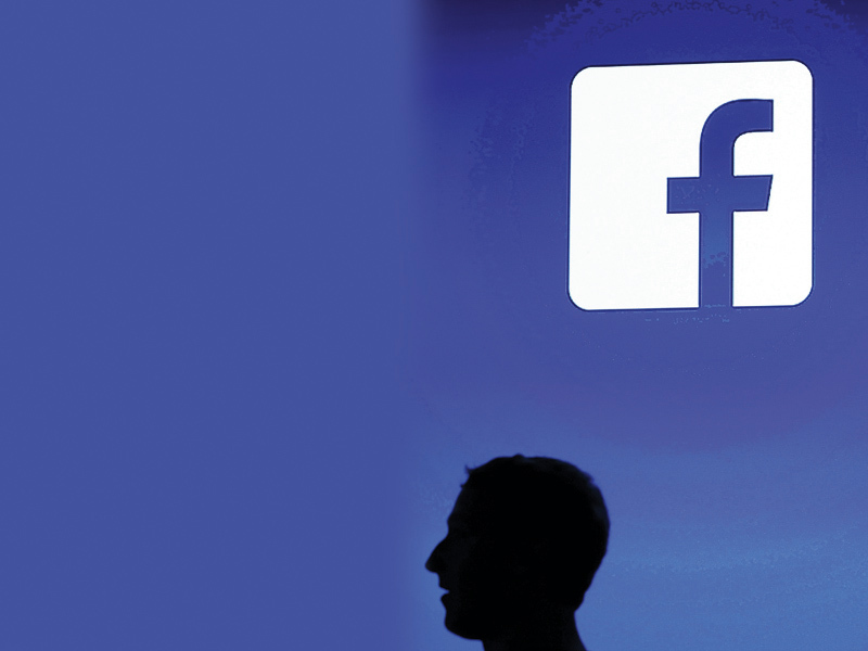 Facebook,  la 10 ani:  Rețeaua de socializare care a schimbat viitorul a ajuns să aibă un trecut