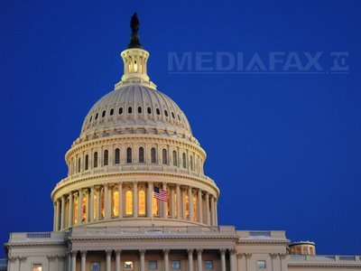 Congresul SUA a autorizat Guvernul să efectueze împrumuturi fără limită, timp de un an