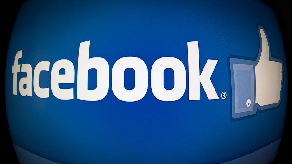 ANALIZĂ: La 10 ani de la lansare, Facebook a ajuns la maturitate, dar luptă să îi țină aproape pe tineri