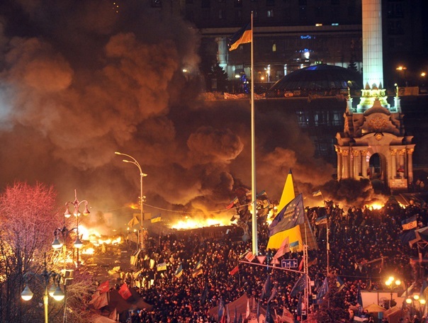 PROTESTE fără precedent la Kiev: 25 de persoane au murit și sute au fost rănite. Trupele antirevoltă au lansat un nou asalt