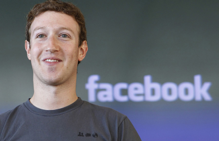 Facebook cumpără cu 19 miliarde de dolari aplicația WhatsApp