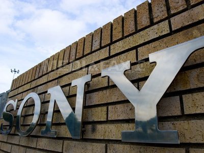 Sony înrăutățește estimarea privind rezultatele și confirmă că discută vânzarea diviziei de PC-uri