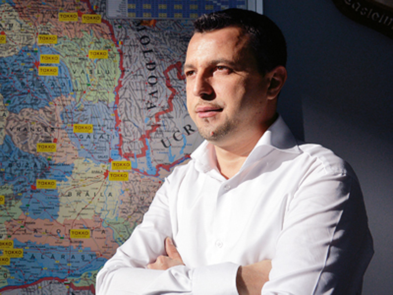 Cum vinde un tânăr român de 30 de milioane de euro: Am spălat pe jos și am așezat haine pe umeraș
