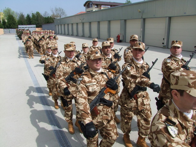 Un militar român a fost ucis în Afganistan, alți cinci au fost răniți