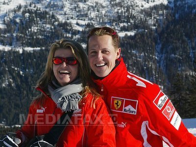 Presă: Michael Schumacher respiră singur. Reacția purtătorului de cuvânt al pilotului