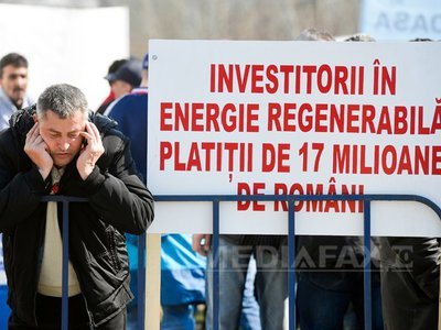 Aproximativ 800 de sindicaliști protestează la Guvern pentru rezolvarea problemelor din energie