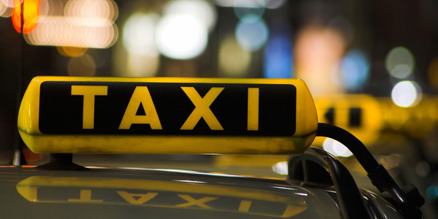 Razie printre taximetriștii din aeroporturi. Ce au descoperit polițiștii