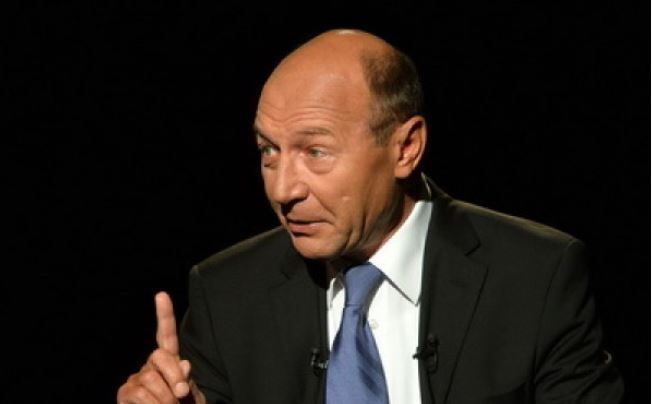 Băsescu: Dacă Ponta nu vine la Cotroceni pentru a fi redesemnat premier, încalcă Constituția