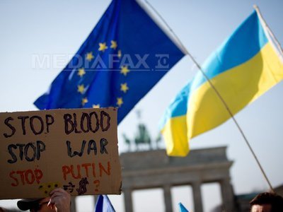 Ucraina se apropie de UE: A semnat partea politică a Tratatului de Asociere cu Uniunea