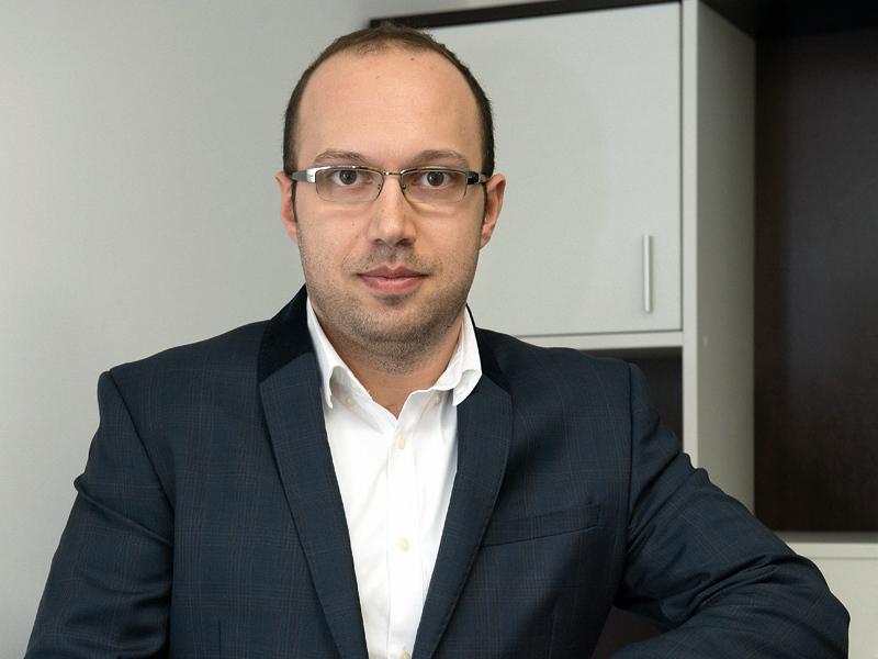 A început cu un salariu de 150 de dolari, iar acum are afacerea lui de un milion de dolari