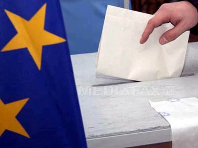 Parțialele pentru parlamentari, desfășurate odată cu alegerile pentru PE, într-un singur tur. Câștigătorul va fi desemnat după numărul de voturi