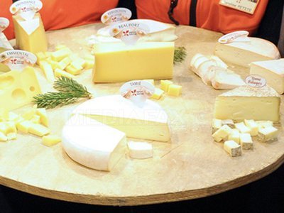Rusia a suspendat importuri de produse lactate de la companii din Ucraina