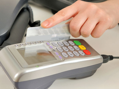 Legea de plafonare a plăților în numerar și limitare a comisioanelor interbancare, la Guvern