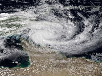 Un ciclon puternic amenință coastele de est ale Australiei, în regiunea Marii Bariere de Corali