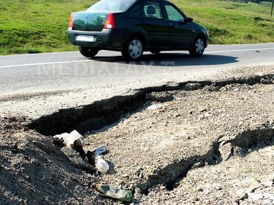 Starea drumurilor din România: Aproape 40% sunt pietruite și de pământ. Câți kilometri de autostradă s-au construit anul trecut