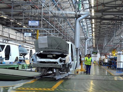 Producția B-Max, oprită pentru 23 de zile lucrătoare în perioada aprilie - iunie