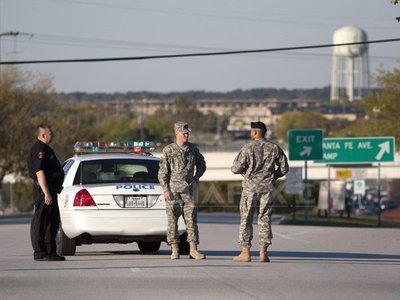 ATAC ARMAT la baza militară Fort Hood din SUA: Un soldat a ucis trei militari și a rănit alți 16 înainte de a se sinucide. Obama: "Suntem devastați"