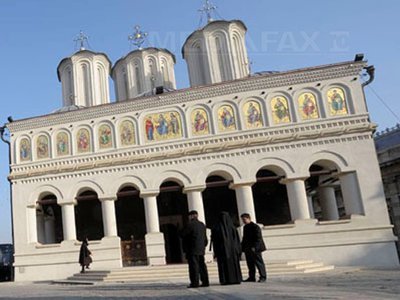 Patriarhia: APIA nu poate refuza unităților bisericești statutul de fermier activ