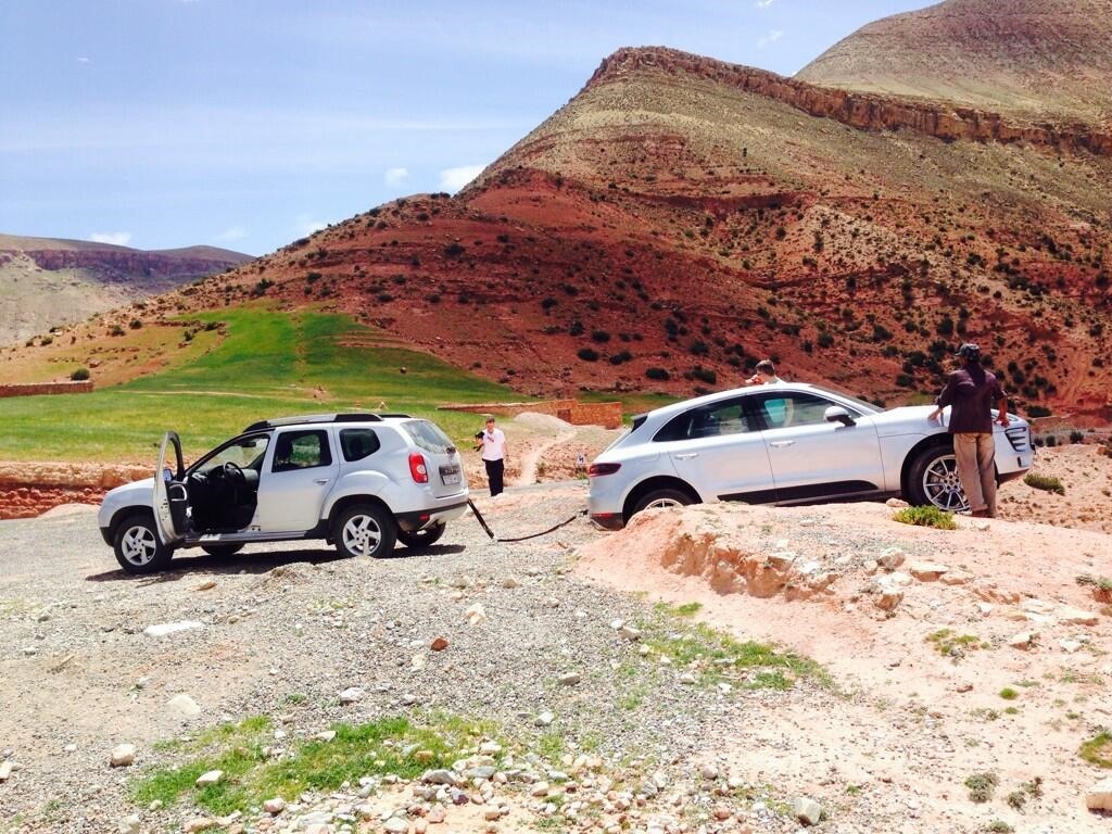 Noul Porsche Macan, tractat de Dacia Duster