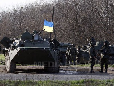 Situația din Ucraina: Focuri de armă la Slaviansk. Un post de control separatist a fost incendiat. Kievul a preluat controlul asupra primăriei de la Mariupol