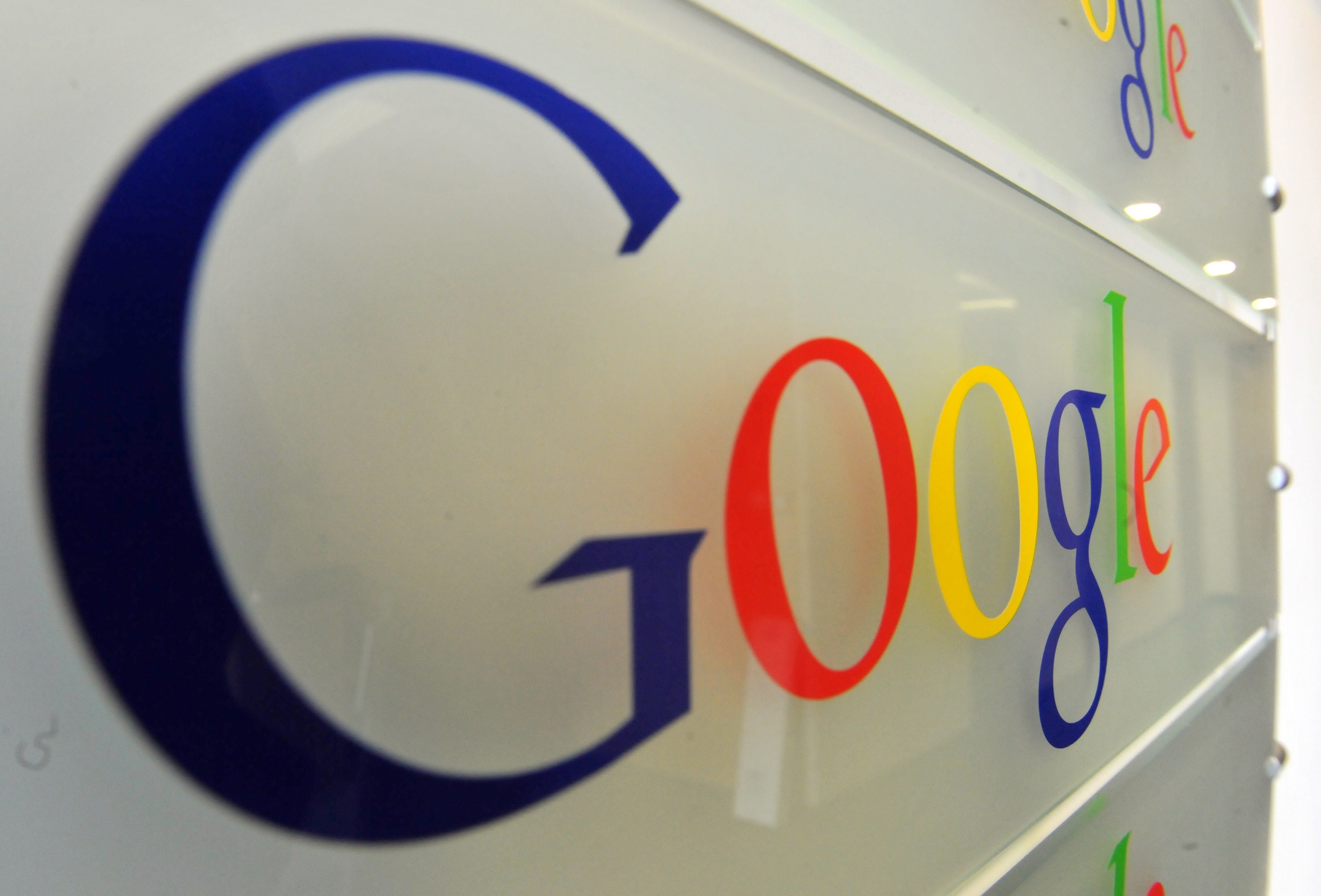 Google lansează mașina care merge singură