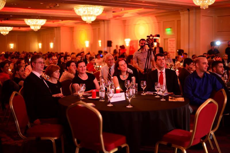 Business Magazin organizează astăzi gala 100 TINERI MANAGERI DE TOP. Evenimentul va fi transmis LIVE de la ora 19