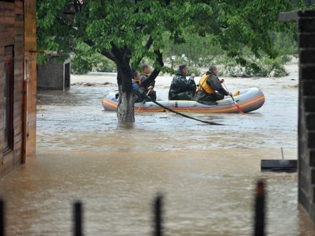 Inundații în Bosnia și Serbia: 30 de oameni au murit, 15.000 au fost evacuați - FOTO, VIDEO