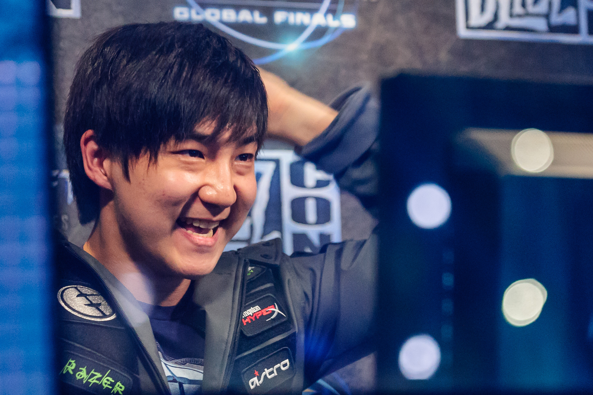 A făcut jumătate de milion de dolari fără să se ridice din fața calculatorului. Este cel mai bun jucător de Starcraft din lume