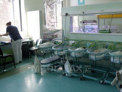 Ponta: Cea mai bună decizie a Guvernului în 2013, deblocarea programului reabilitării maternităților