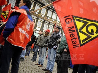 Germanii vor să muncească mai puțin de 8 ore pe zi