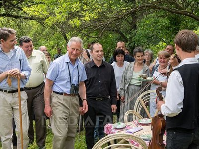 Prințul Charles, încântat de pâinea secuiască pe care a mâncat-o la Valea Zălanului