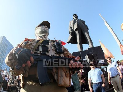 CRIZA DIN UCRAINA: Prorușii din est confirmă că i-au "reținut" pe observatorii OSCE