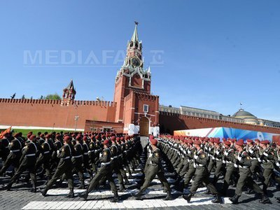 COMENTARIU: Demonstrație de forță pentru Putin la sărbătorirea victoriei asupra Germaniei naziste. Președintele rus ar putea vizita Crimeea