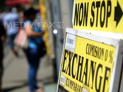 Cursul de schimb închide ziua în scădere și a atins 4,40 lei/euro pentru prima dată din iulie 2013