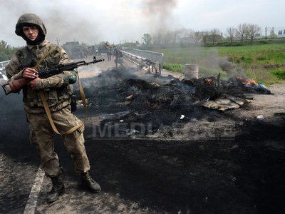 Criza din Ucraina: Peste 30 de insurgenți au fost uciși în confruntări recente la Slaviansk