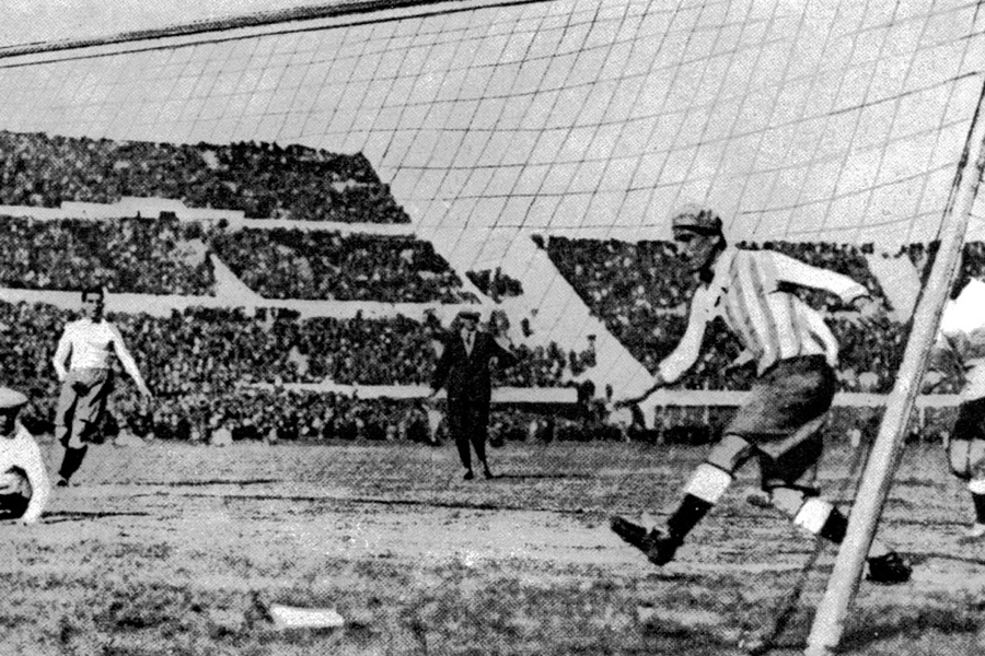 O istorie a șorturilor purtate de fotbaliști la campionatele mondiale - GALERIE FOTO