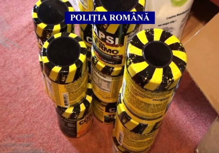 Vânzători de anabolizante contrafăcute, prinși de Poliție (GALERIE FOTO)