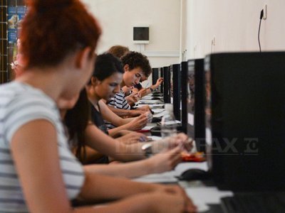 BACALAUREAT 2014: Peste 120.000 de candidați susțin proba de evaluare a competențelor digitale